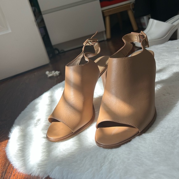 Vintage Banana republic tan heels size 8 - Picture 4 of 7
